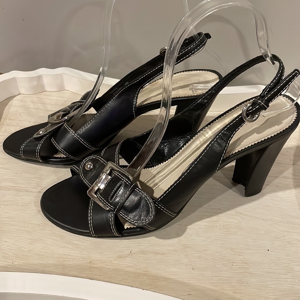 Naturalizer sandals